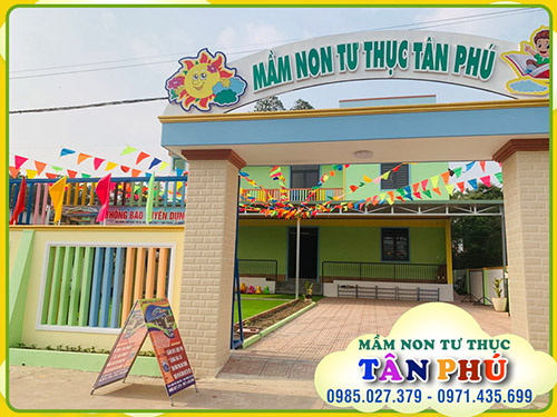 Khung cảnh sân trường